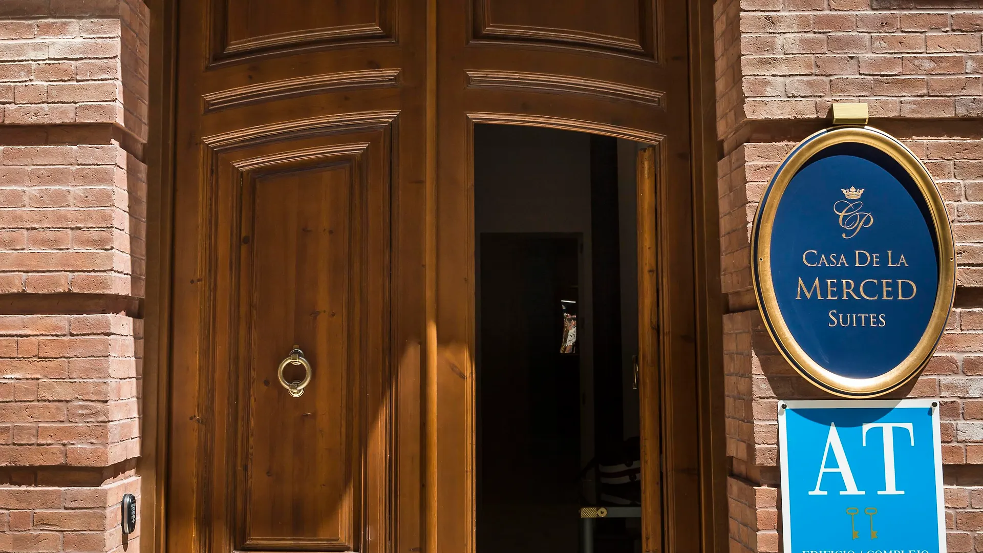 Casa De La Merced Suites Malaga Apartment