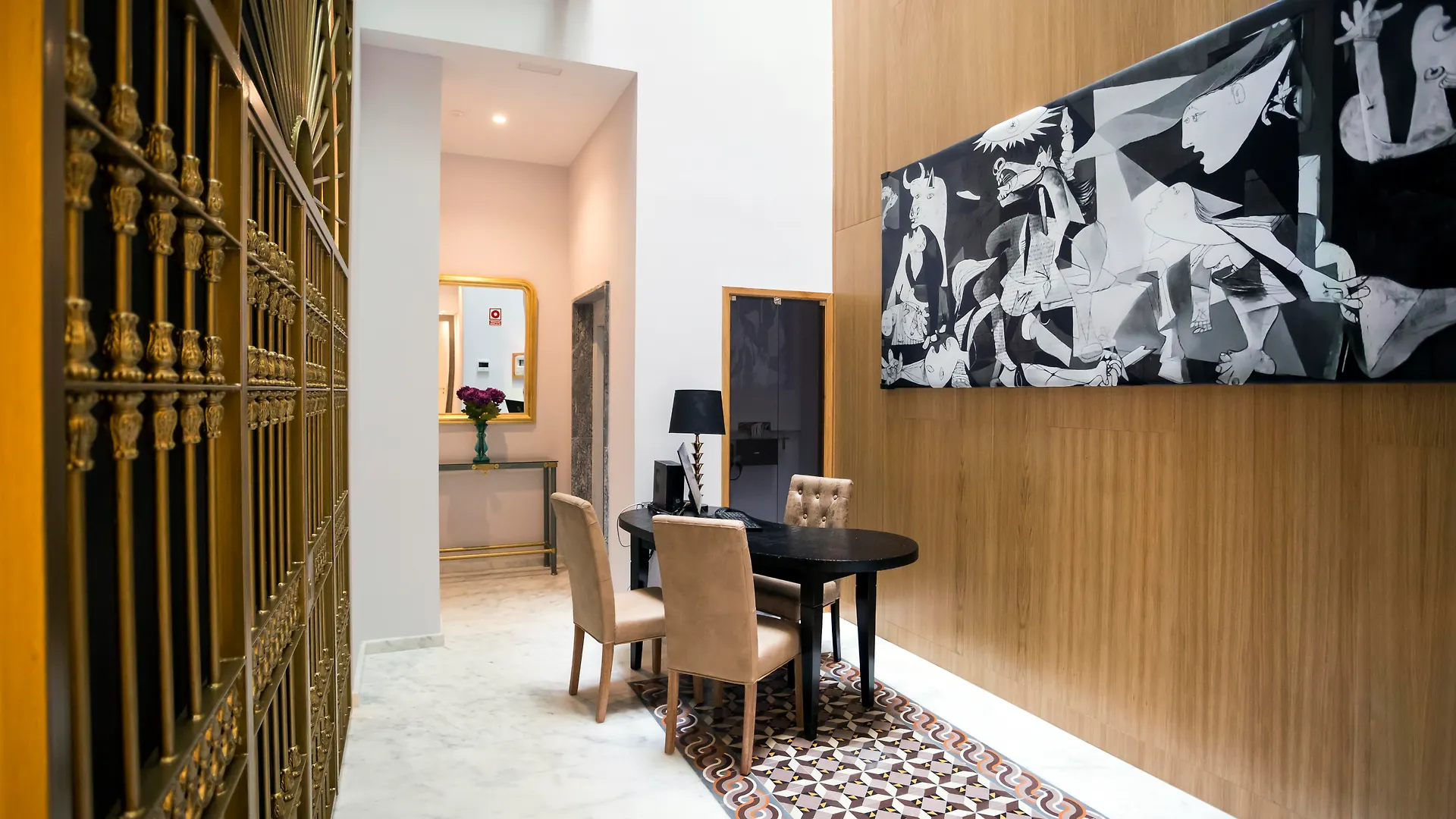 Casa De La Merced Suites Malaga Apartment